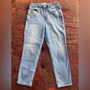Hollister 6 / 28 regular length Curvy Ultra High Rise Mom Jeans